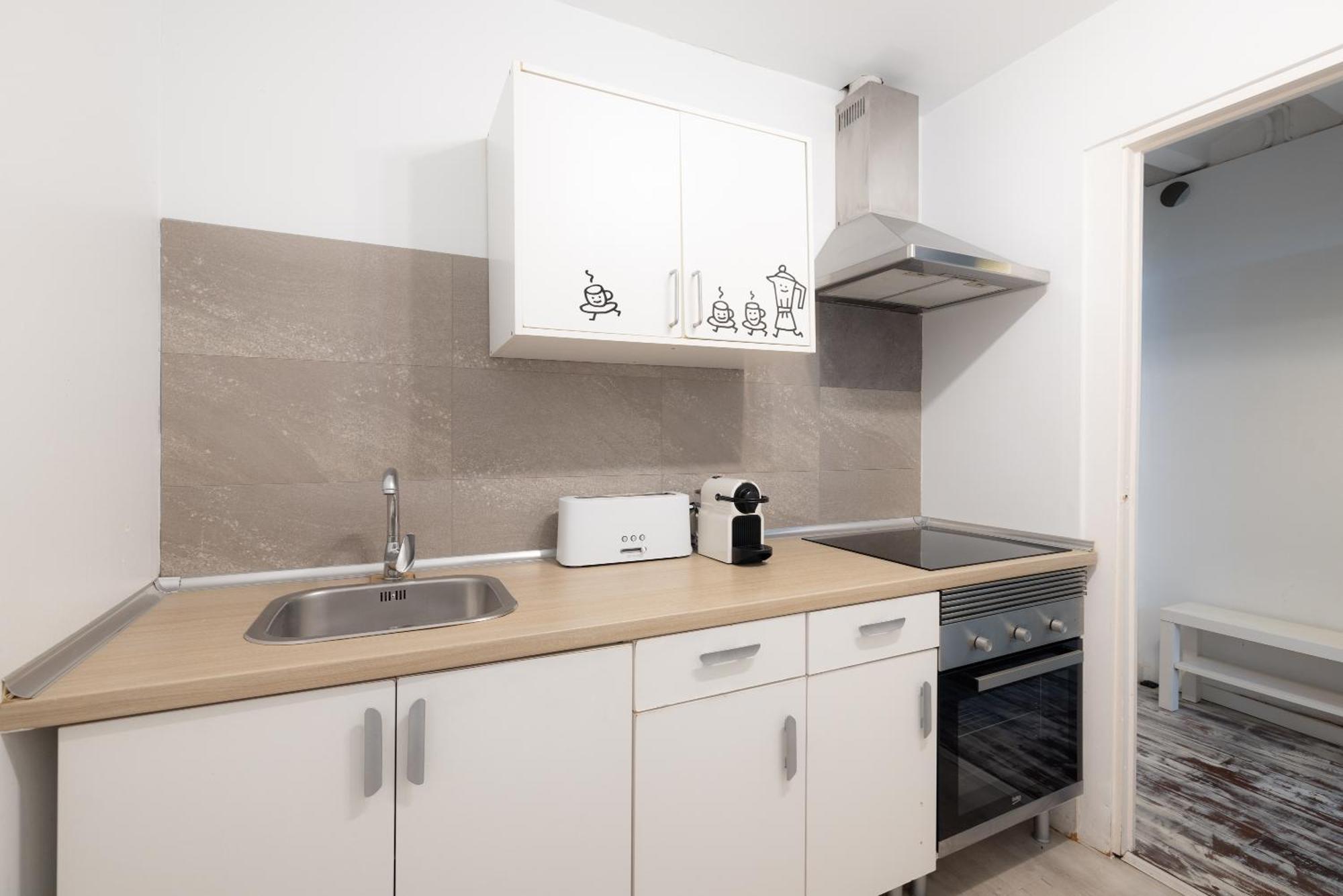 U-nique Roger De Lluria Ii Apartment